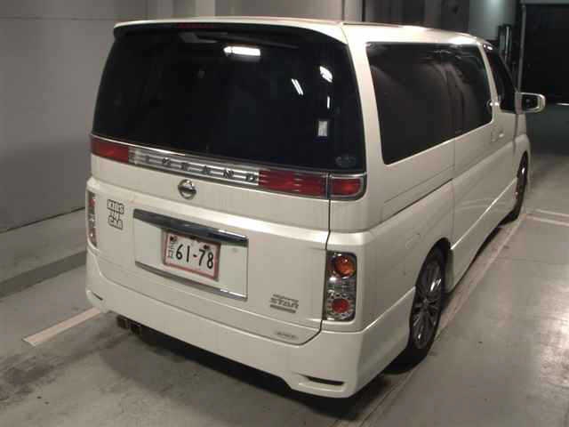 NISSAN ELGRAND