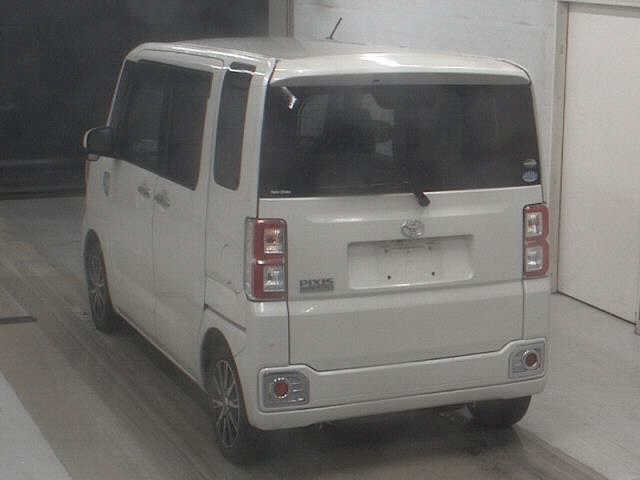TOYOTA PIXIS MEGA