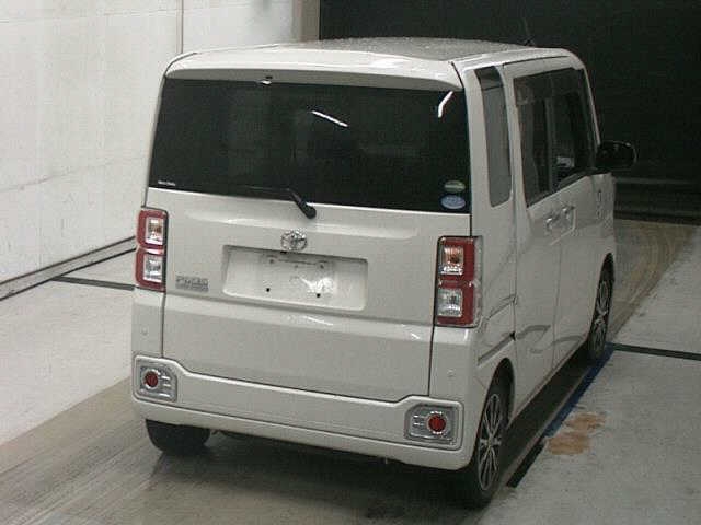 TOYOTA PIXIS MEGA