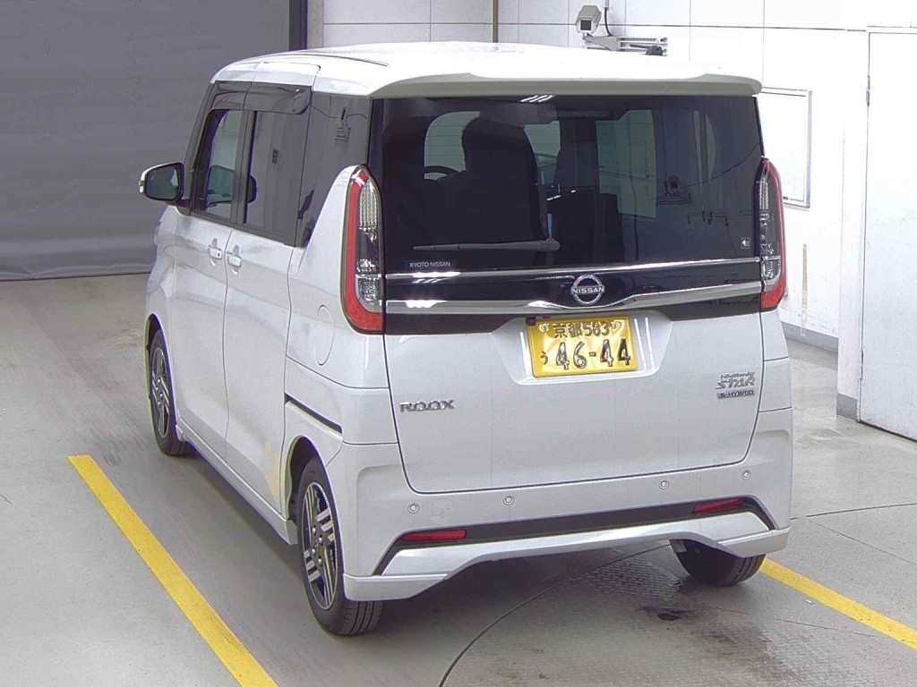 NISSAN ROOX