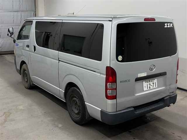 TOYOTA REGIUS ACE
