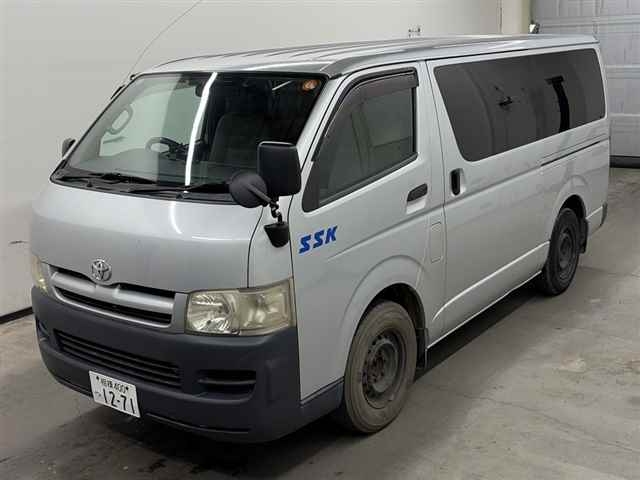 TOYOTA REGIUS ACE