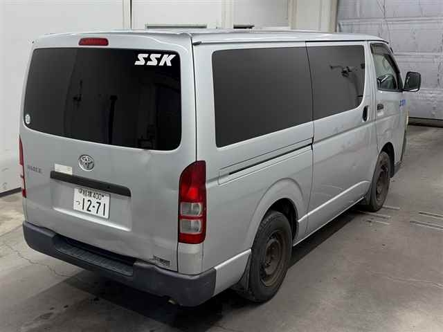TOYOTA REGIUS ACE