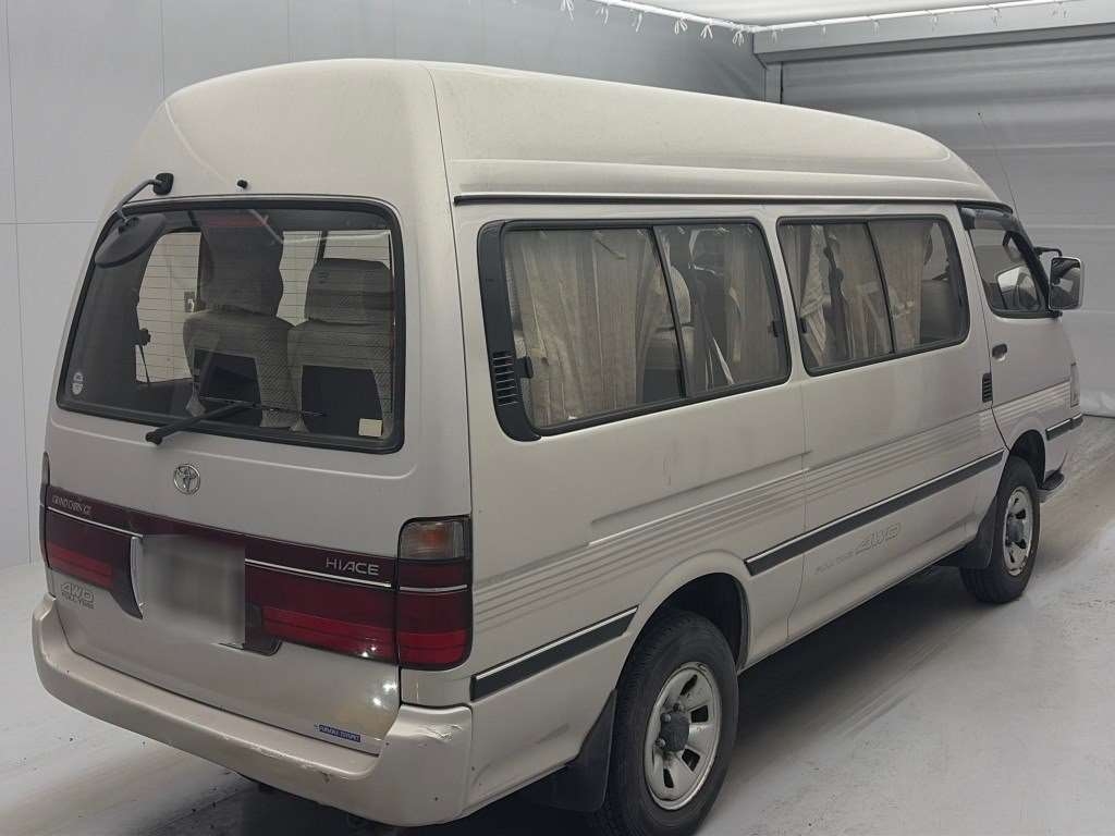 TOYOTA HIACE