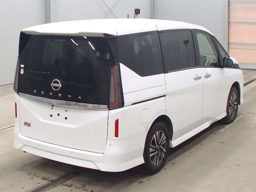 NISSAN SERENA
