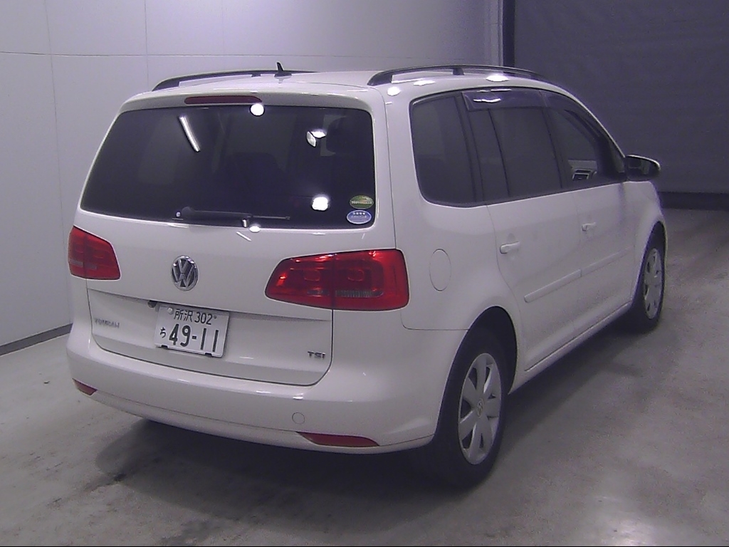 VOLKSWAGEN TOURAN