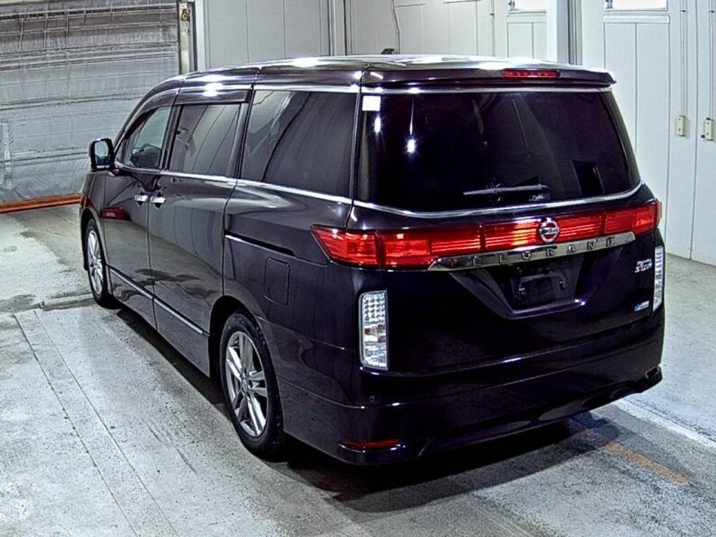 NISSAN ELGRAND