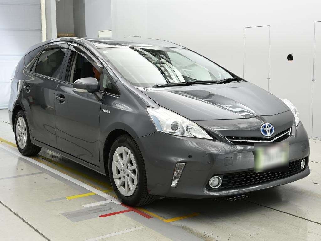 TOYOTA PRIUS ALPHA