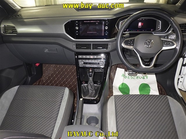 VOLKSWAGEN T-CROSS