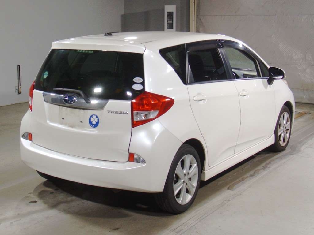 SUBARU TREZIA
