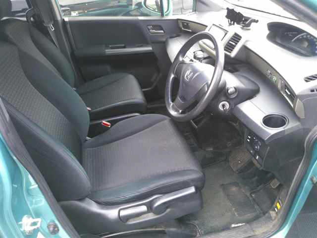HONDA FREED SPIKE