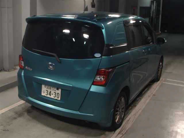 HONDA FREED SPIKE