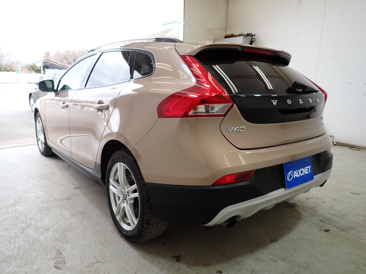 VOLVO V40