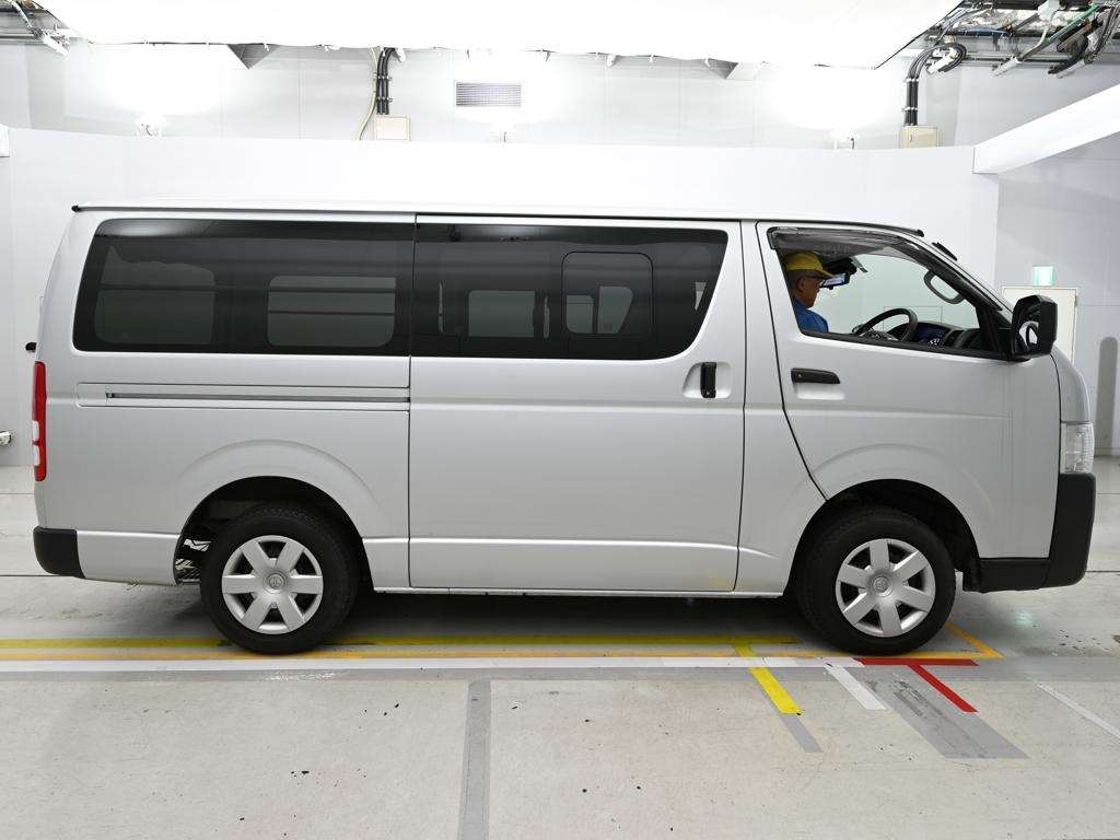 TOYOTA REGIUS ACE