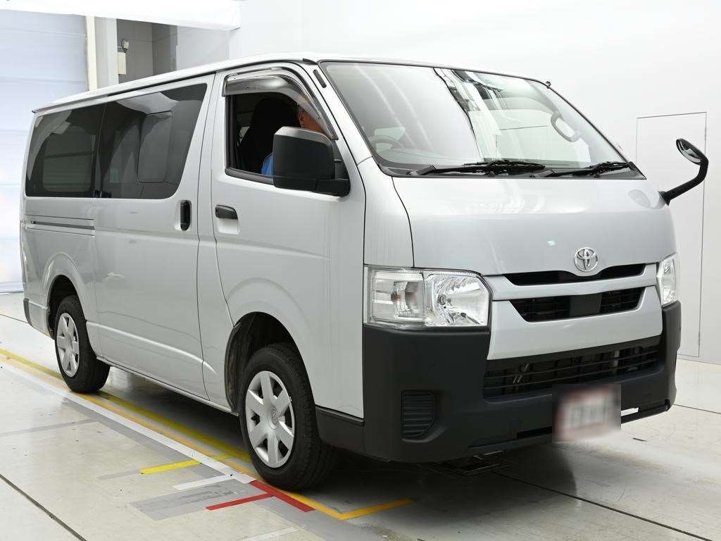 TOYOTA REGIUS ACE