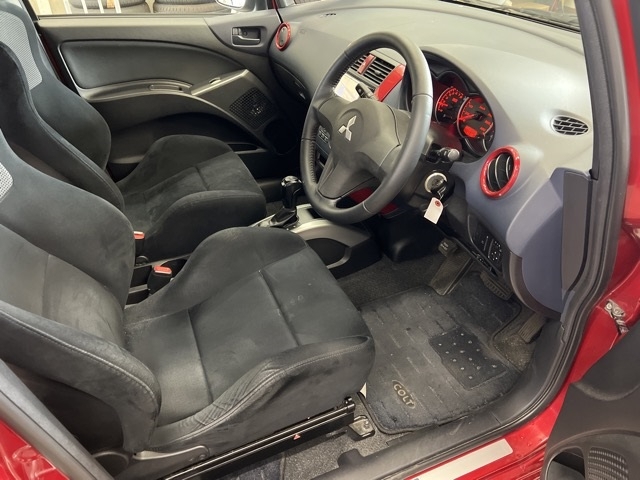 MITSUBISHI COLT
