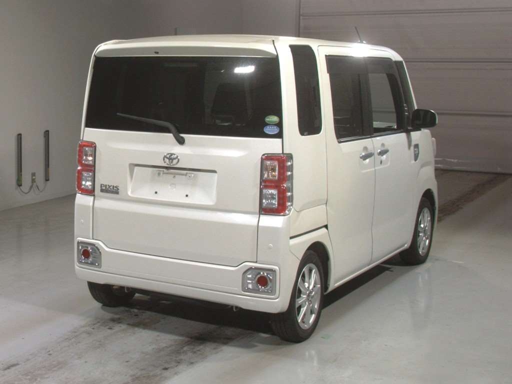 TOYOTA PIXIS MEGA