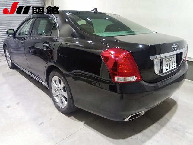 TOYOTA CROWN MAJESTA