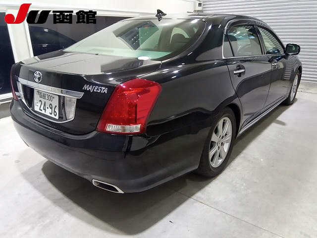 TOYOTA CROWN MAJESTA