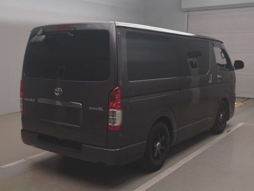 TOYOTA REGIUS ACE