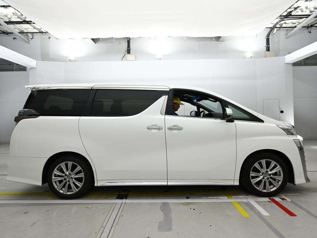TOYOTA VELLFIRE