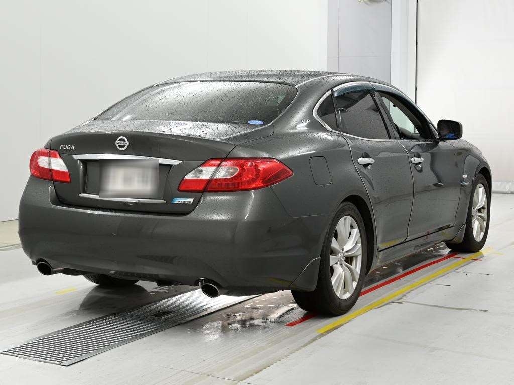 NISSAN FUGA