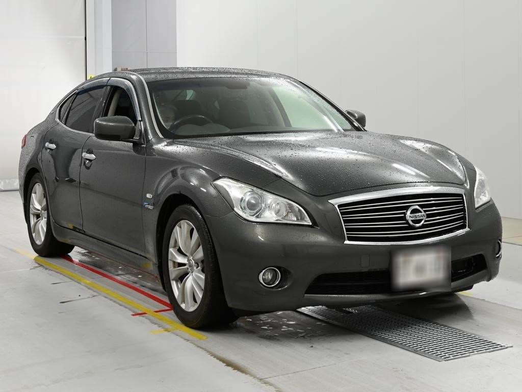 NISSAN FUGA