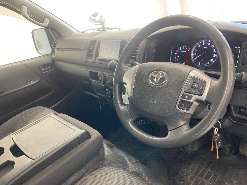 TOYOTA REGIUS ACE