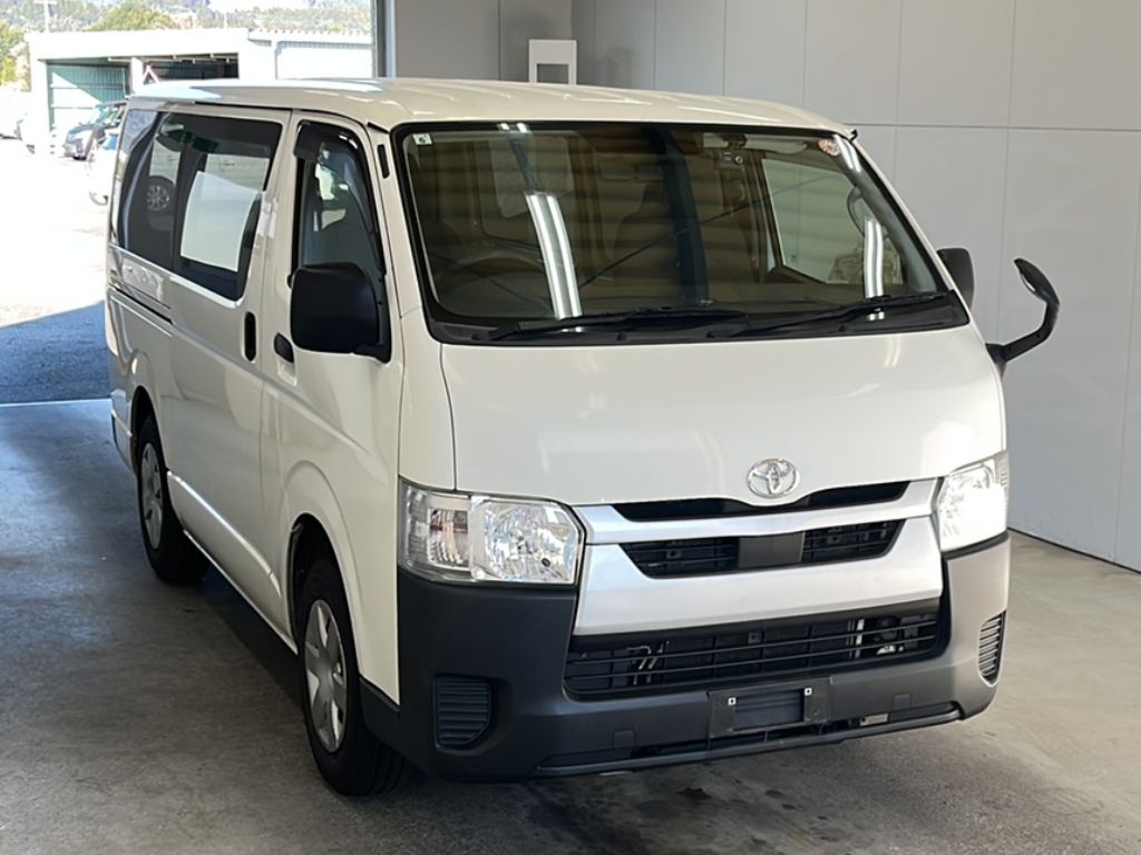 TOYOTA REGIUS ACE