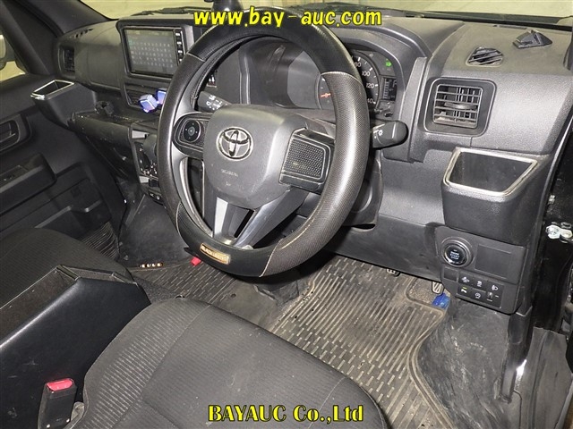 TOYOTA PIXIS VAN