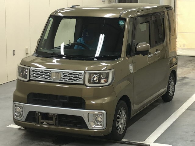 DAIHATSU WAKE