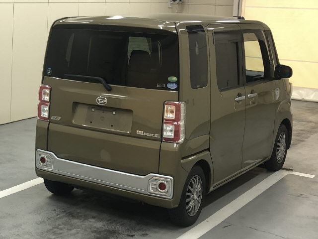 DAIHATSU WAKE