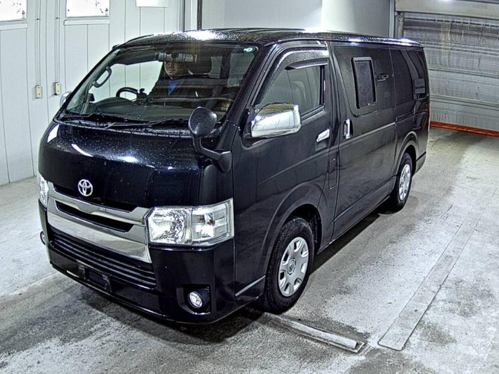 TOYOTA REGIUS ACE