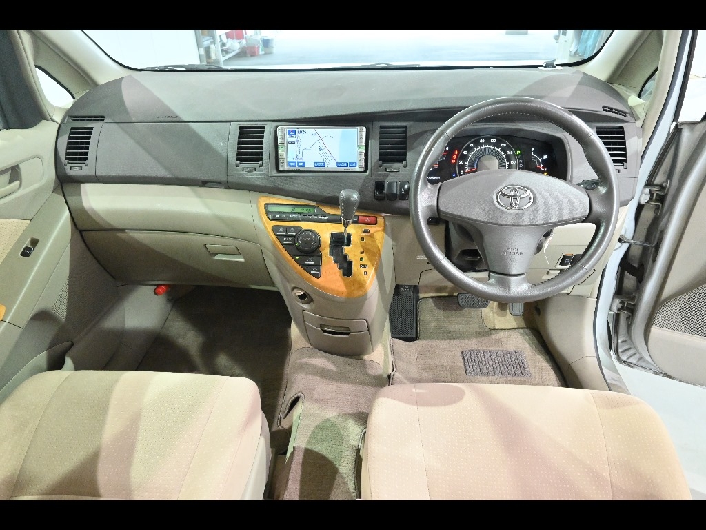TOYOTA ISIS