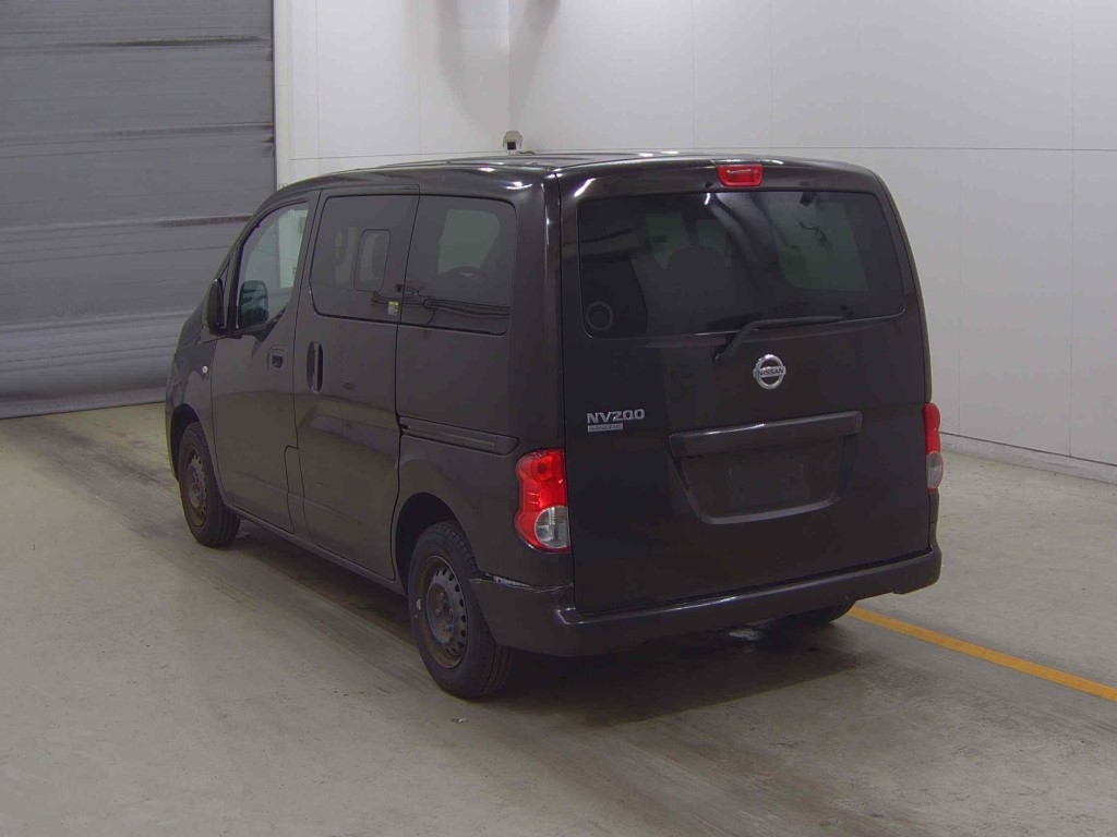 NISSAN NV200