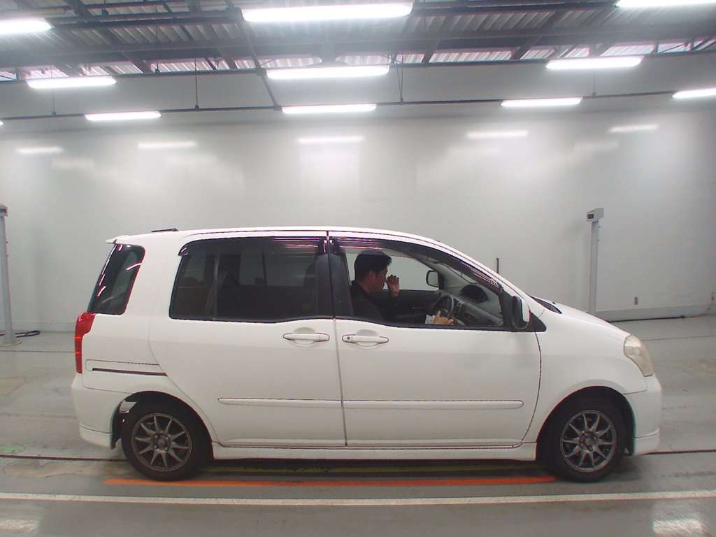 TOYOTA RAUM