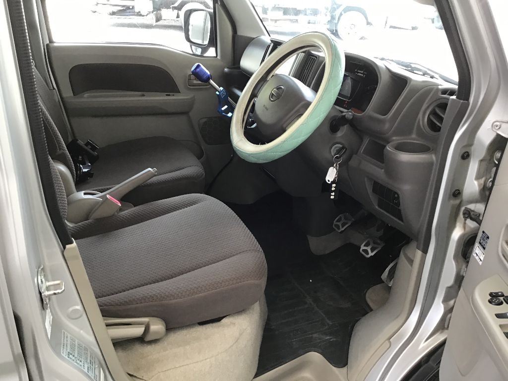 NISSAN NV100 CLIPPER
