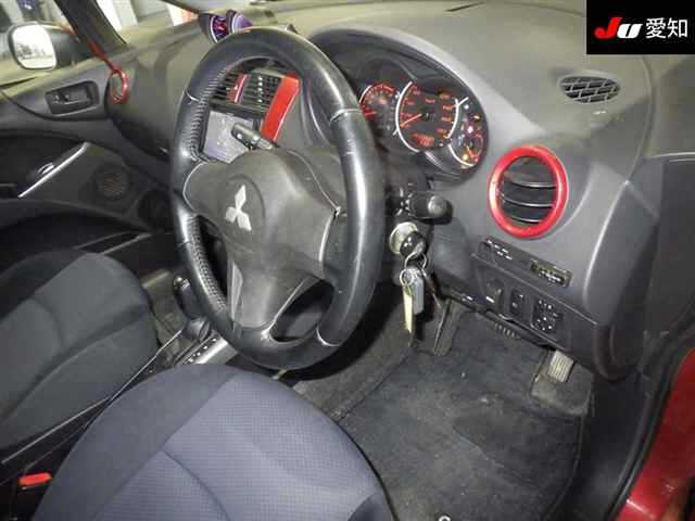 MITSUBISHI COLT