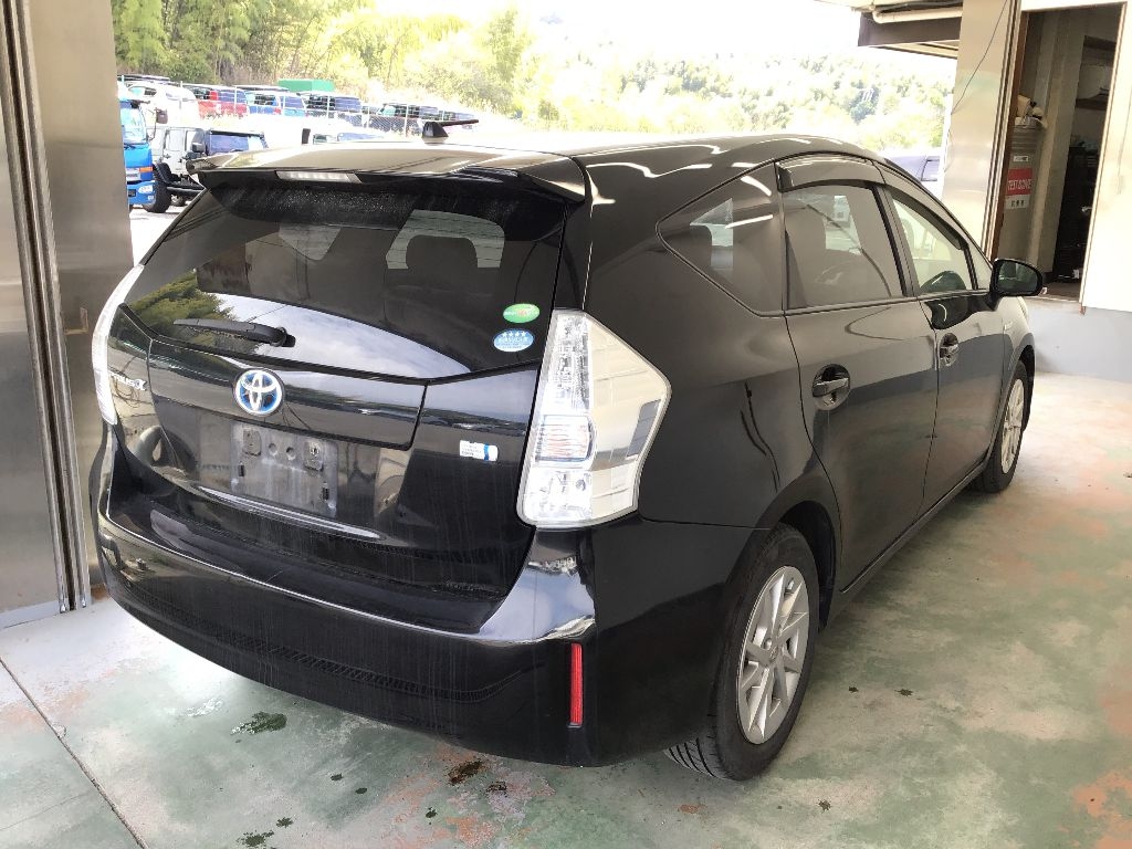 TOYOTA PRIUS ALPHA