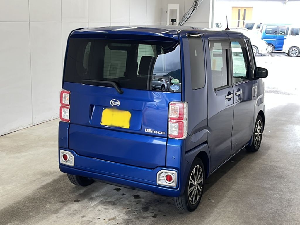 DAIHATSU WAKE