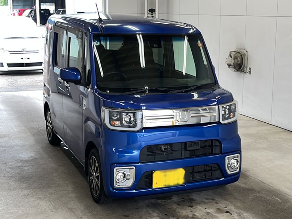 DAIHATSU WAKE