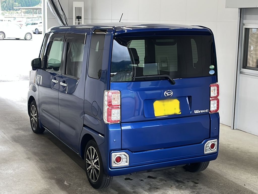 DAIHATSU WAKE