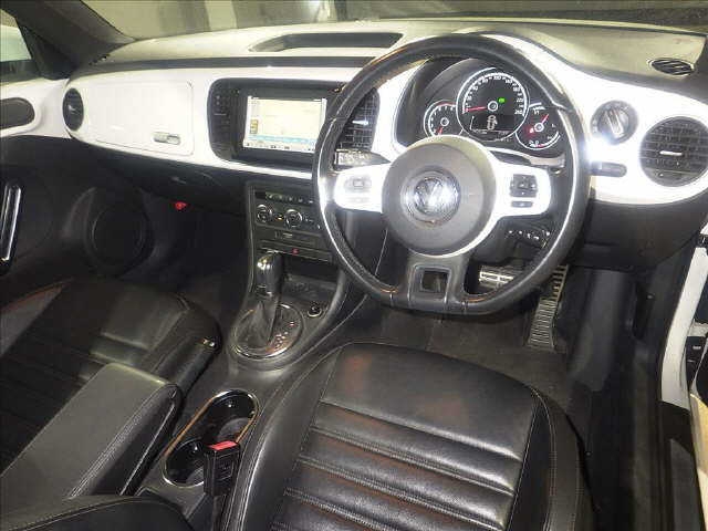 VOLKSWAGEN BEETLE