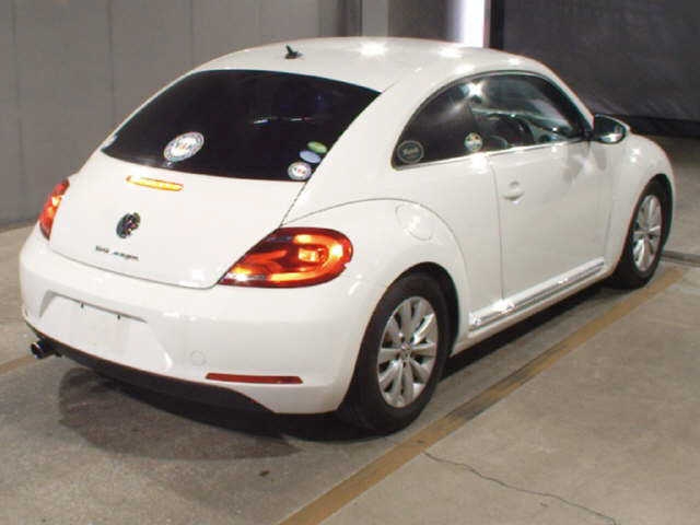 VOLKSWAGEN BEETLE
