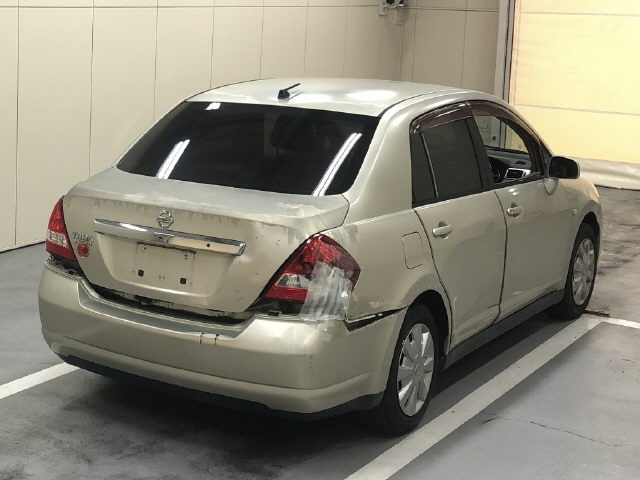 NISSAN TIIDA LATIO