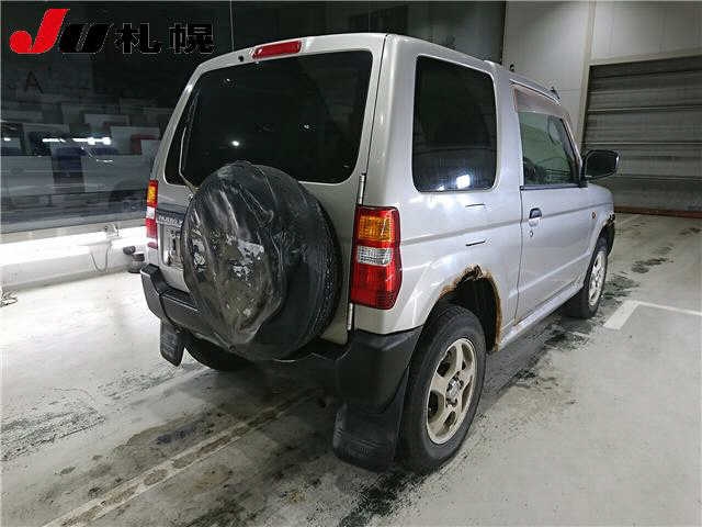MITSUBISHI PAJERO MINI