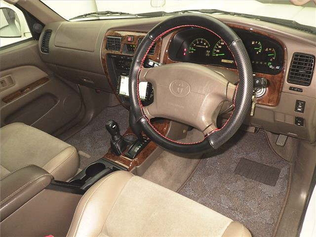 TOYOTA HILUX SURF