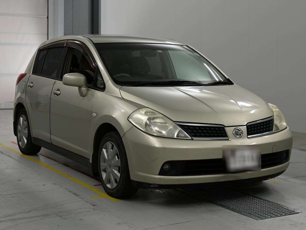 NISSAN TIIDA