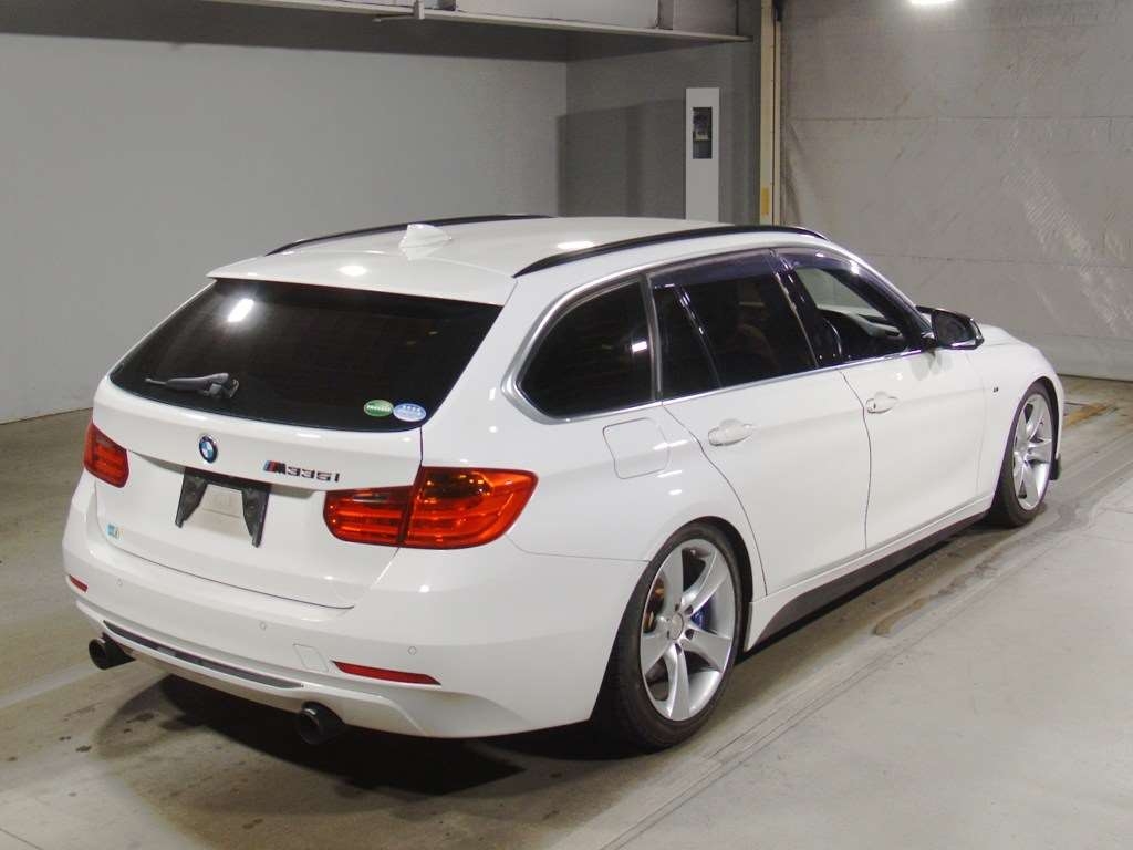 BMW 3-SERIES