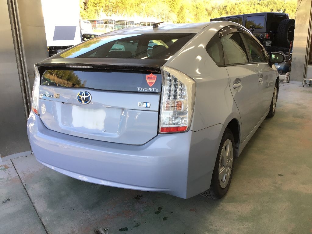 TOYOTA PRIUS